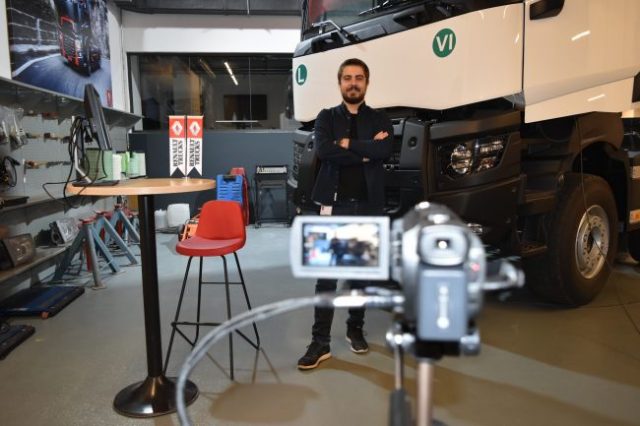 Renault Trucks, Teknolojik Alt Yapıyı Güçlendirerek Canlı Sanal Eğitim'e Geçiş Yaptı