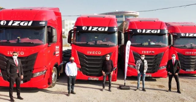 IVECO İzmir yetkili satıcısı Meyeks 5 adet S-WAY çekiciyi teslim etti.
