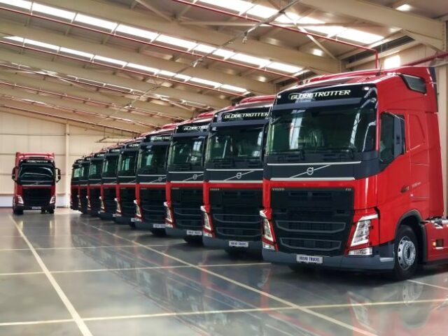 Volvo Trucks’tan Nalçacılar Nakliyat’a 15 adet Volvo FH500 teslimatı